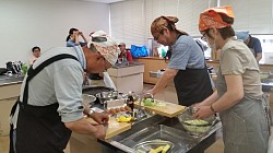 令和元年6月16日　例会　皆でお好み焼き作り